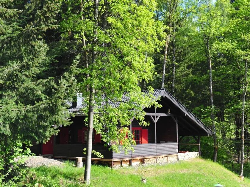 Holiday home with barbecue, terrace & garden | Mountain view - Image 1