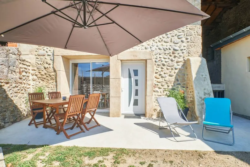 Family-oriented beautiful house with terrace & BBQ - Image 1