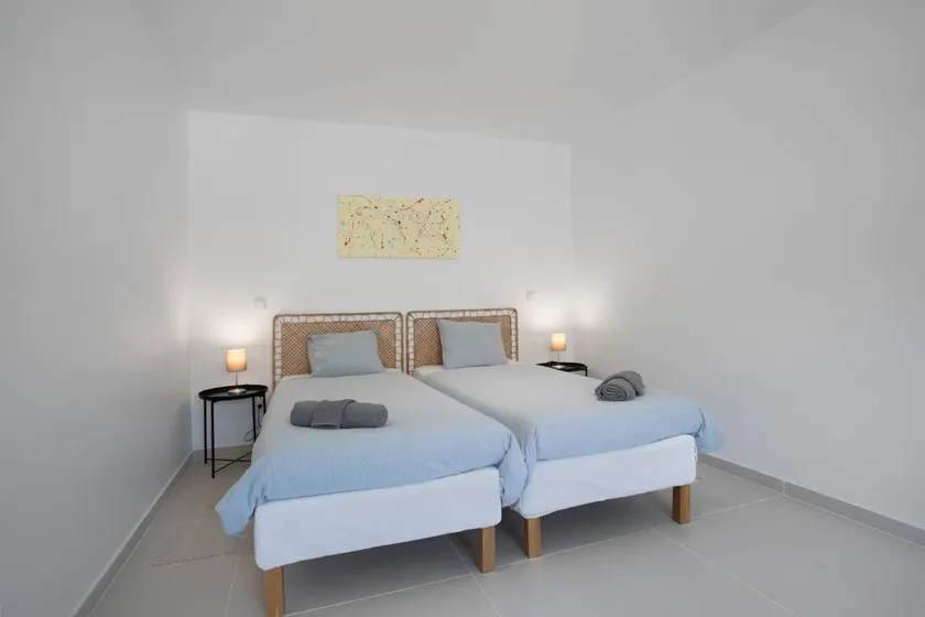 Room 'Mars' with Mountain View, Shared Pool and Wi-Fi Access - Image 1