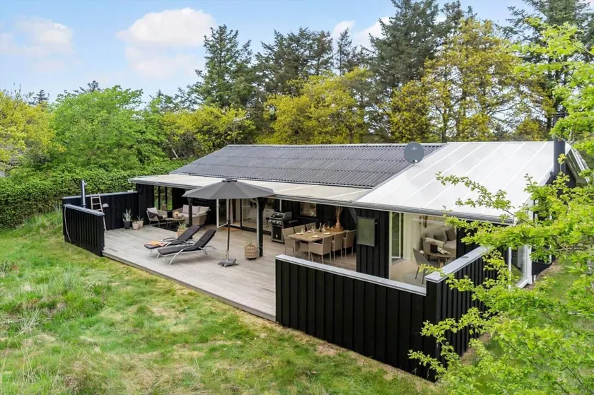 House with garden, sauna & terrace - Image 1