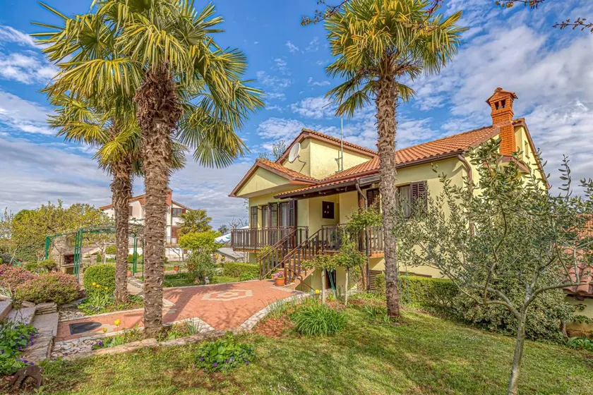 Apartamento con terraza, barbacoa y jardín - Image 1