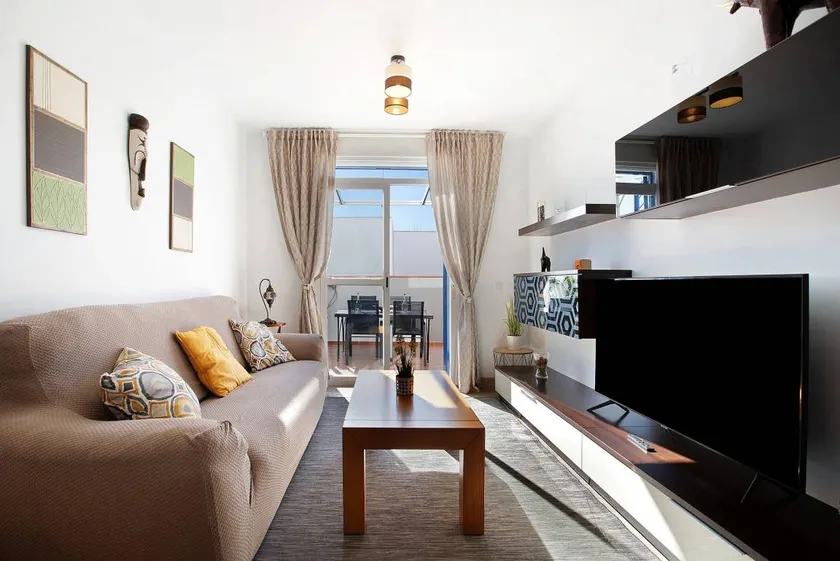 Flat with terrace | City view - Image 1
