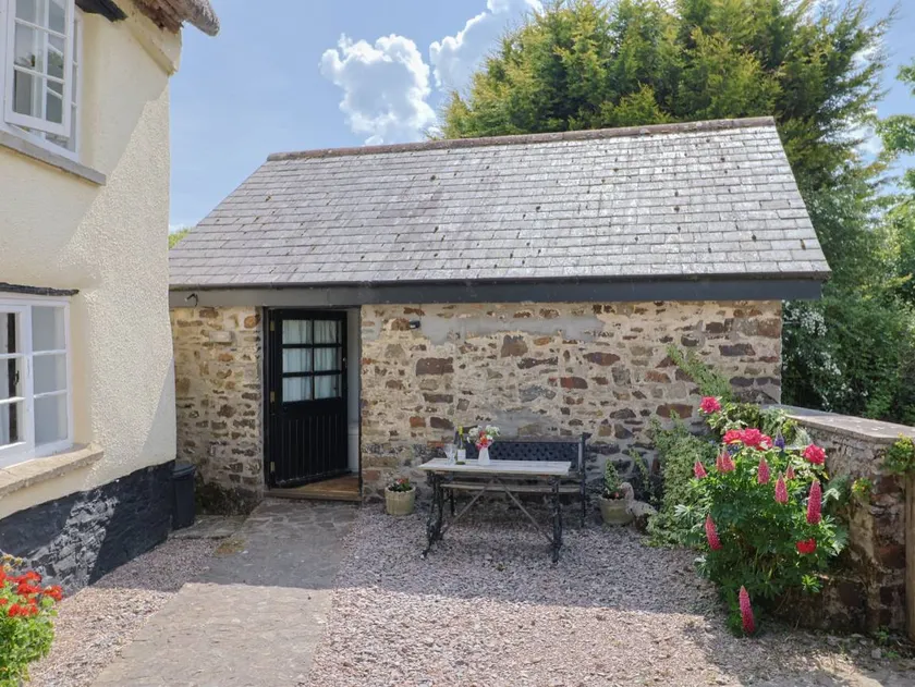 Casa rural con jardín - Image 1
