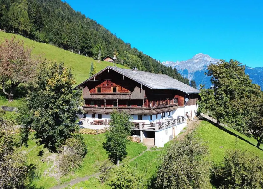 Child-friendly holiday home with terrace & BBQ - Image 1