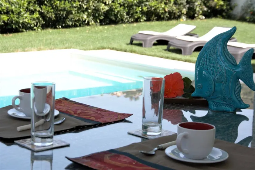 Villa adaptée aux familles avec piscine privée, jardin et barbecue | Vue jardin | Plage à proximité - Image 1