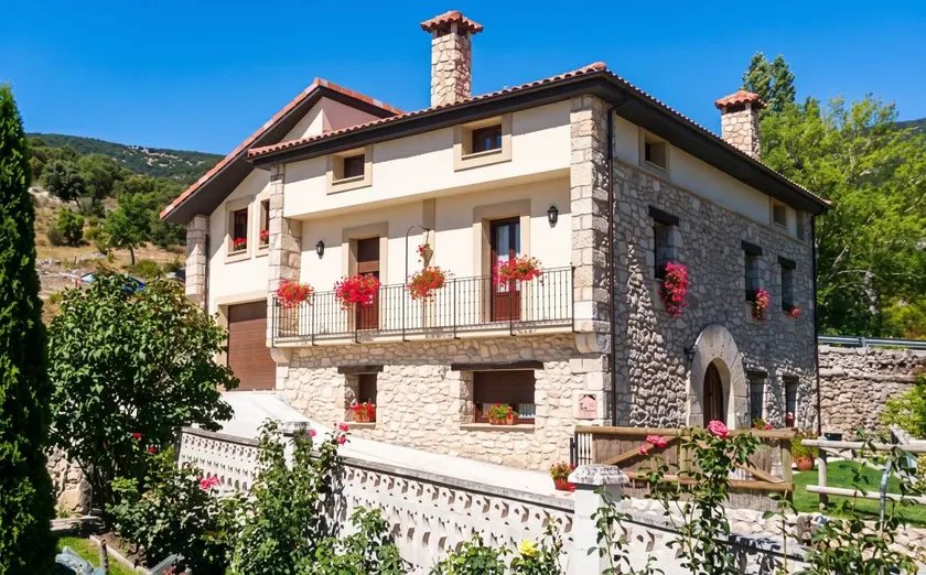 Casa con terrazza, griglia e giardino | Vista sulla montagna - Image 1