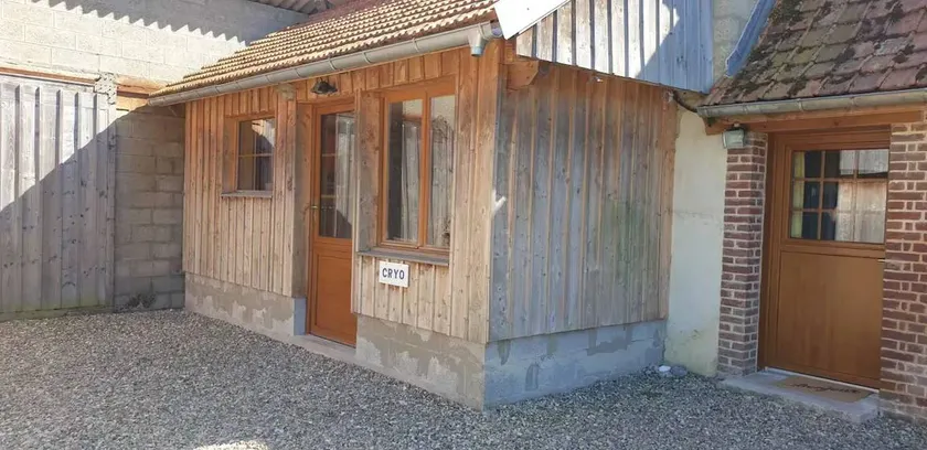 Maison avec barbecue, jardin et terrasse | Vue jardin - Image 1