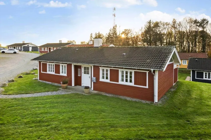 Fully equipped lovely holiday home with pool, sauna & terrace | Dogs allowed - Image 1