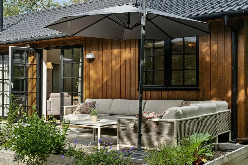 Family retreat between forest and beach in Odden - Image 1
