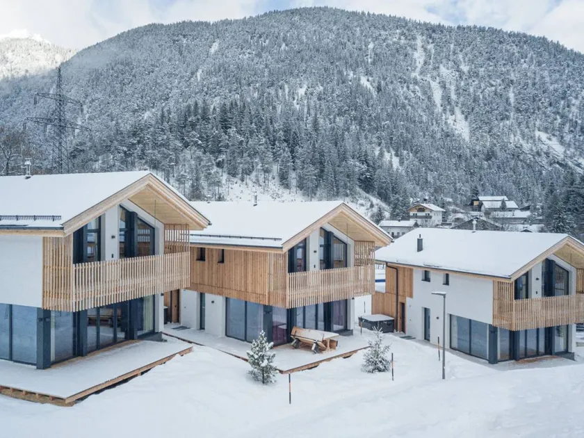 Spacious holiday home with terrace, sauna & garden | Nature view | Close to the ski - Image 1