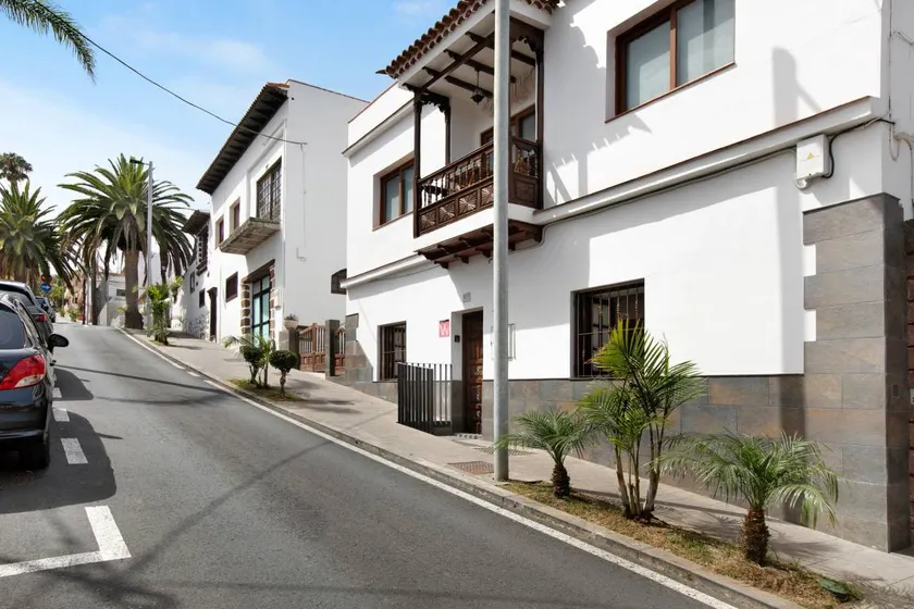 Holiday home | City view | Beach nearby - Image 1
