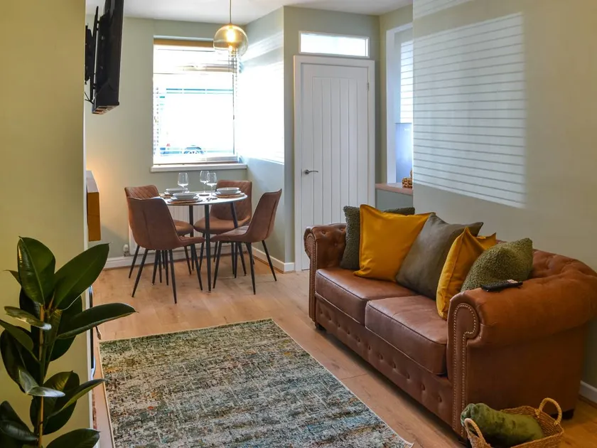 Cottage | River view - Image 1