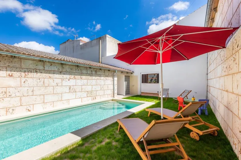 Ferienhaus mit privatem Pool, Garten und Terrasse | Bergblick | Perfekt für die Arbeit von Zuhause - Image 1