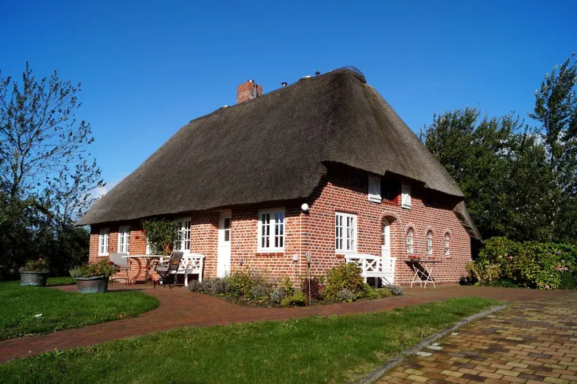 Luxury Friesenhaus Matzen with Large Garden, a Gem near Sylt by the Danish Border - Image 1