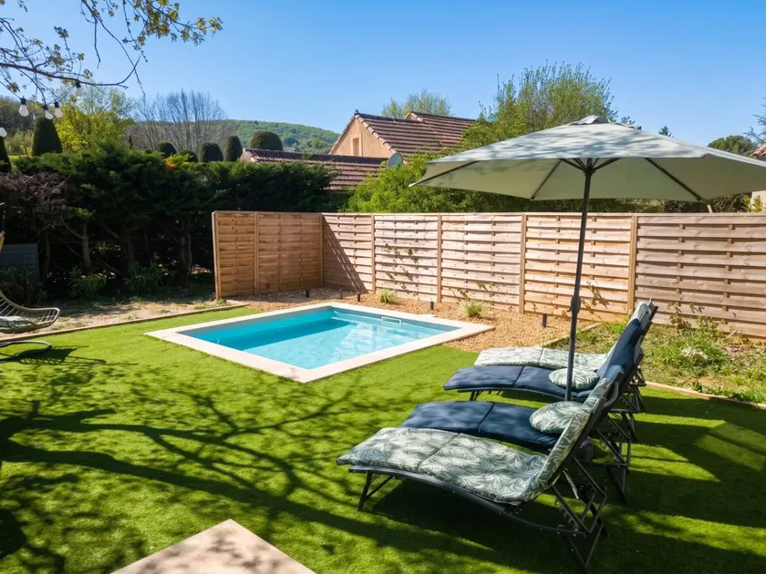 Villa con piscina, terrazza e griglia - Image 1