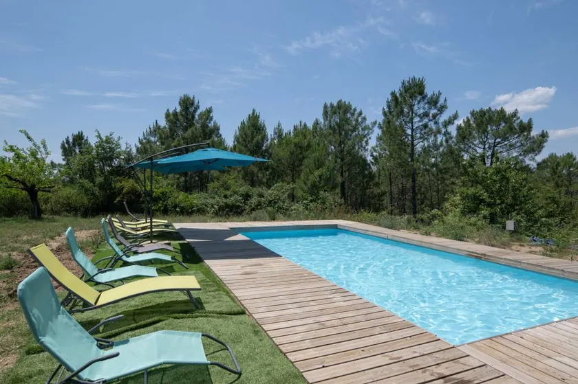 Villa avec piscine, terrasse et jardin | Vue jardin - Image 1