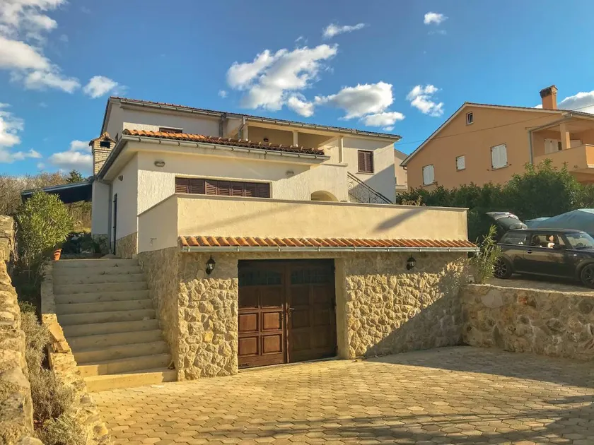 Holiday apartment with garden - Image 1