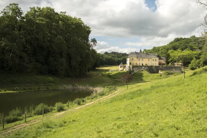 Bed and breakfast with private pool, BBQ & garden | Lake view - Image 1