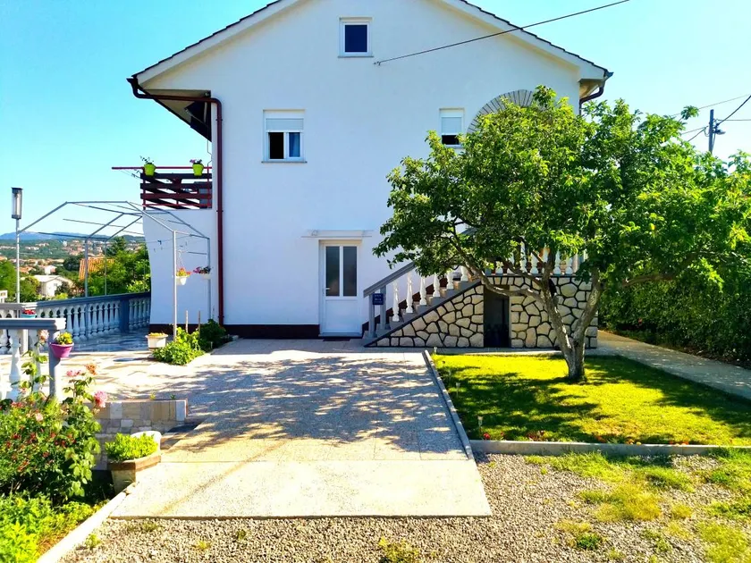 Green oasis of peace at the center of Kvarner - Image 1