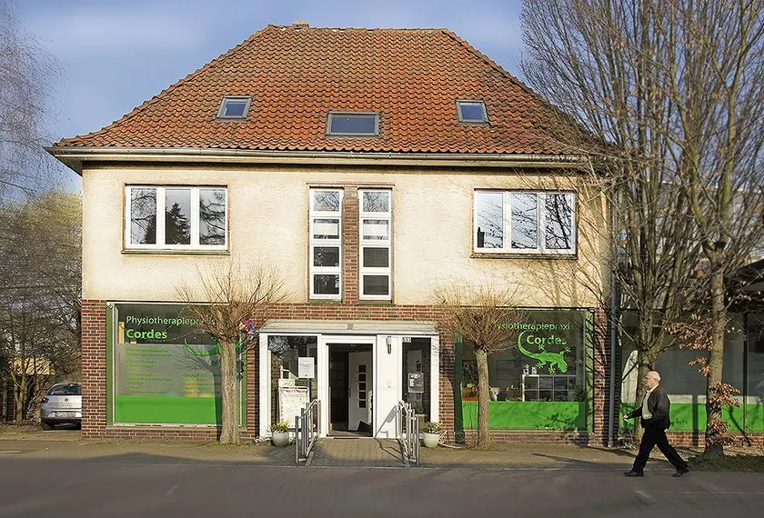 Flat with terrace - Image 1