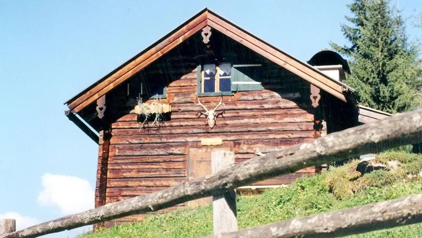House with garden, BBQ & sauna - Image 1