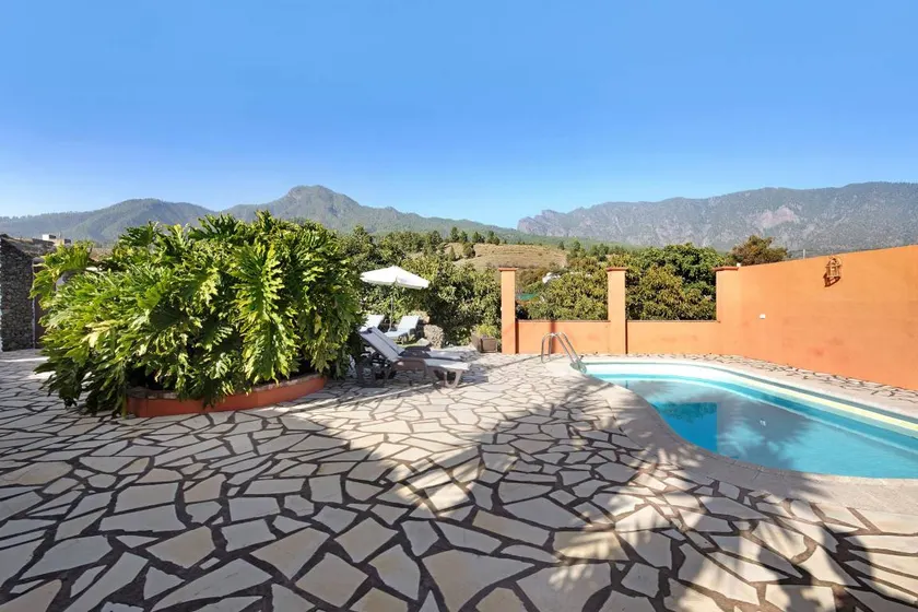 Ferienhaus mit Garten, Terrasse und Grill | Gartenblick | Perfekt für die Arbeit von Zuhause - Image 1