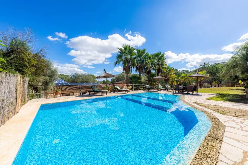Holiday home with BBQ, pool & terrace | Mountain view - Image 1