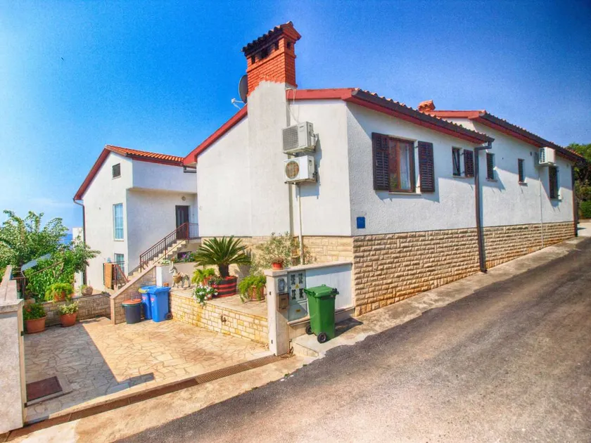 Apartment with barbeque & garden - Image 1