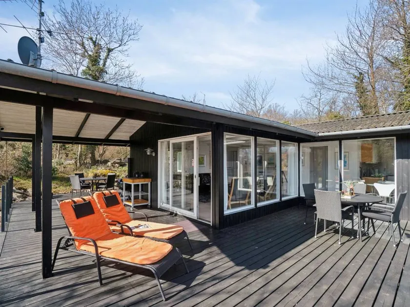 Holiday home with terrace & barbeque | Sea view - Image 1