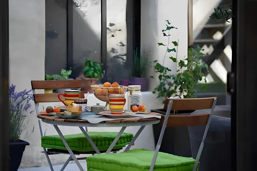 Holiday Home 'Gite La Paloma' with Wi-Fi and Air Conditioning - Image 1