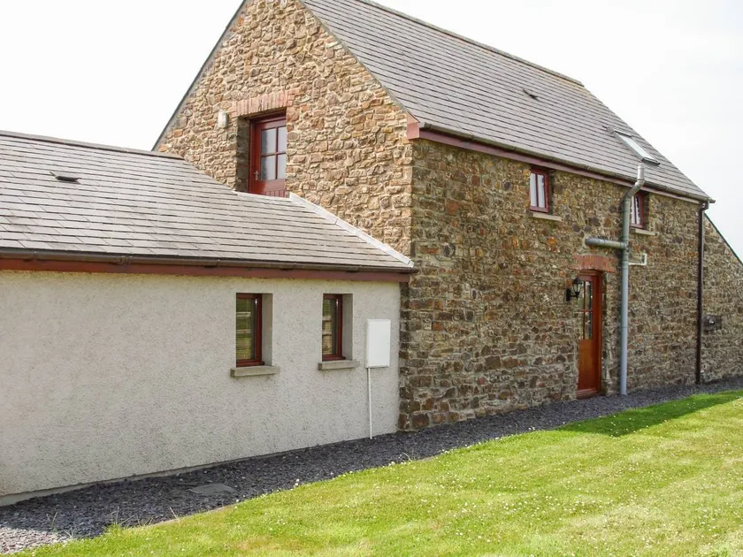 Children-friendly cottage with barbecue & garden - Image 1