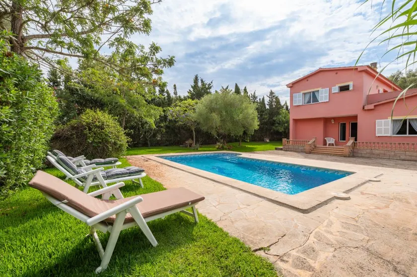 Maison de vacances entièrement équipée avec piscine privée, terrasse et jardin | Vue jardin | Parfaite pour le travail à distance | Avec animaux autorisés - Image 1