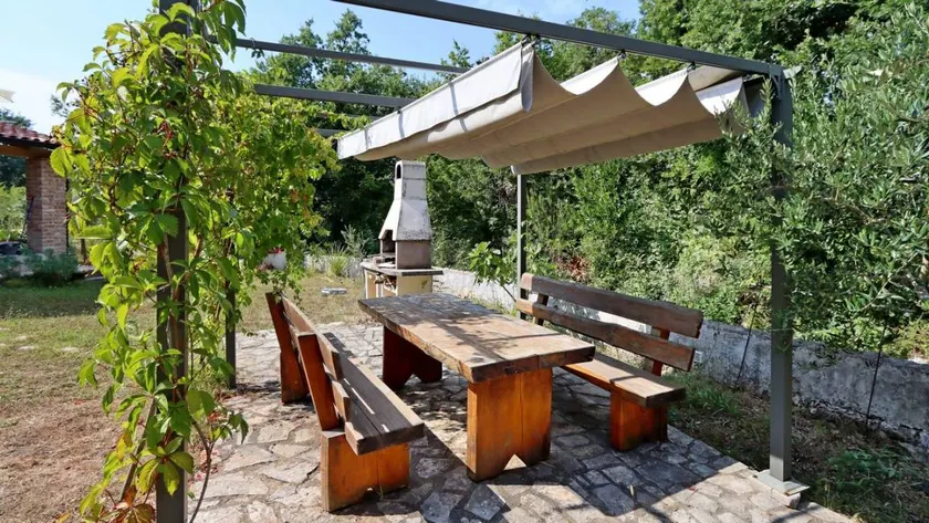 Holiday apartment with BBQ & terrace - Image 1