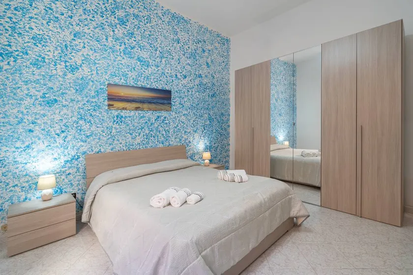 Apartamento con internet de alta velocidad | Vistas a la ciudad - Image 1