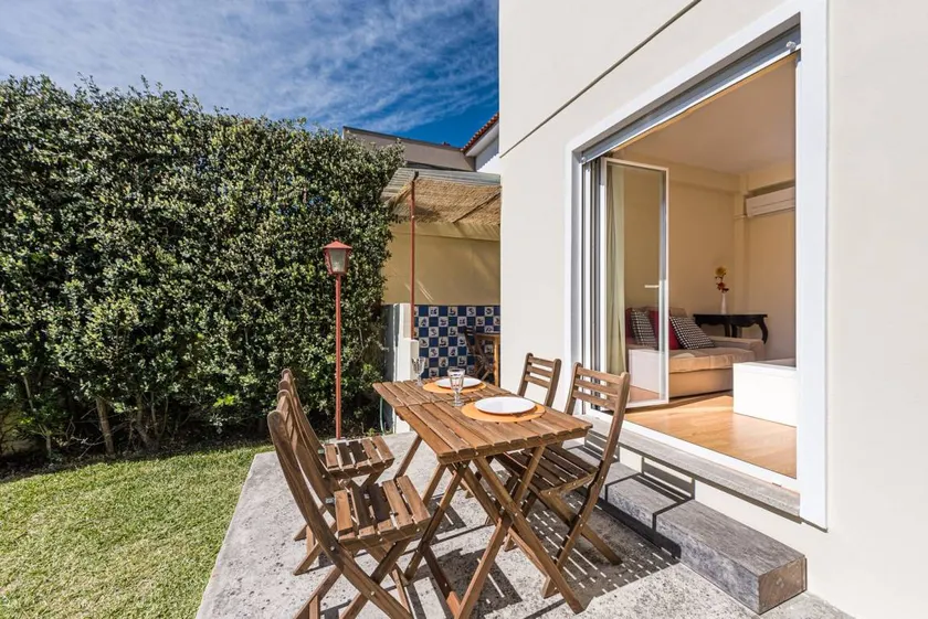 Maison avec jardin et terrasse - Image 1
