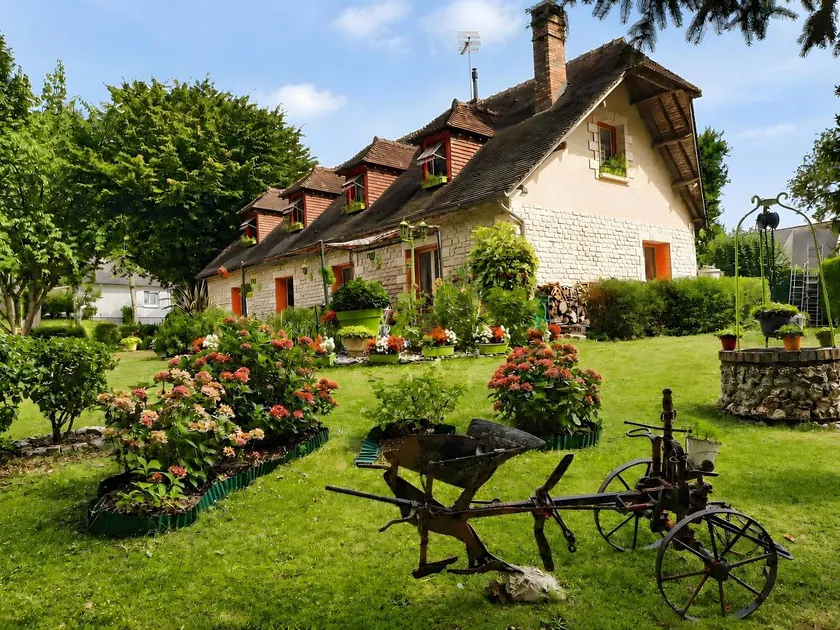 Bed and breakfast with barbeque, garden & jacuzzi | Garden view | Pet-friendly - Image 1