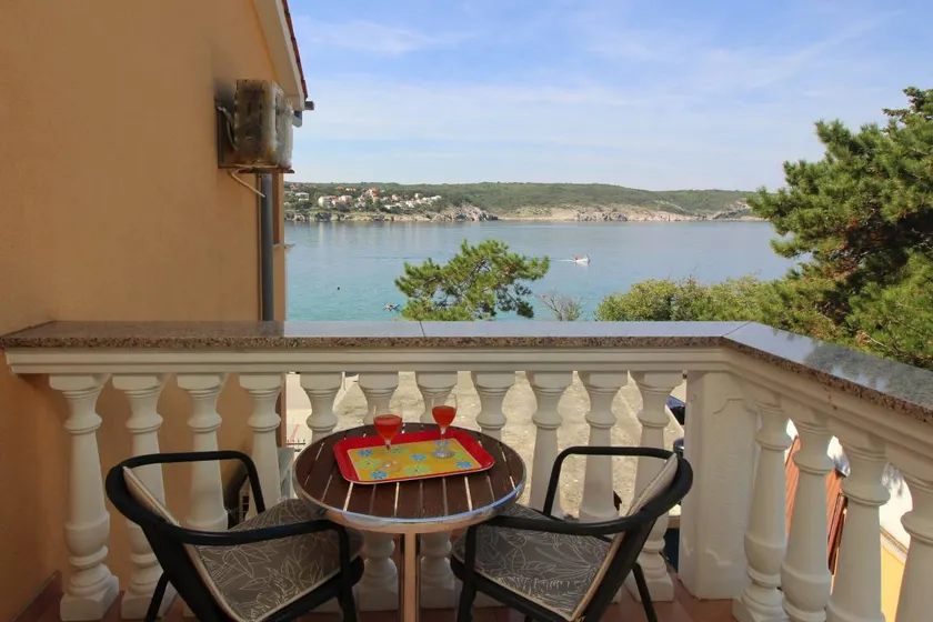 One bedroom apartment near beach Šilo, Krk (A-18670-d) - Image 1