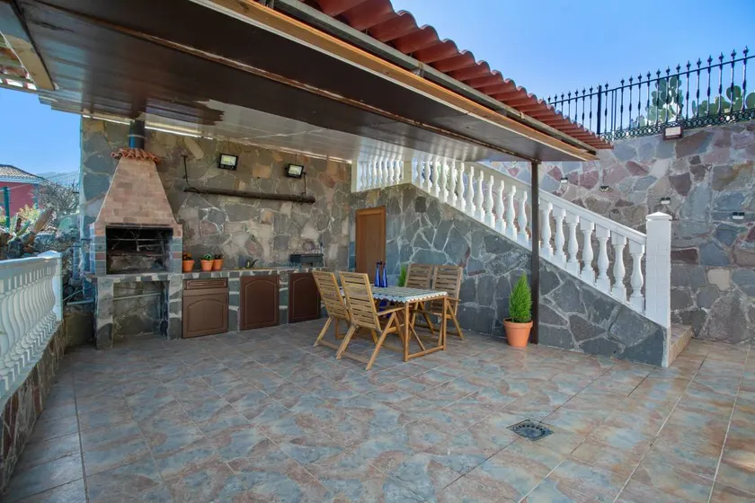 Familienorientierte Villa mit Garten, Grill und Terrasse | Bergblick | Ideal für Homeoffice - Image 1