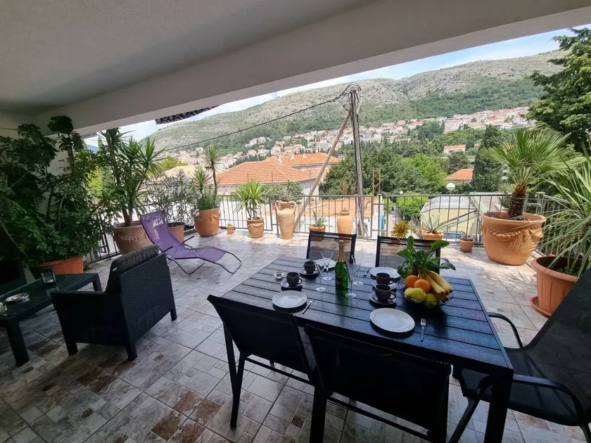 Apartments Mavi - Two-Bedroom Apartment with Terrace and City View - Image 1
