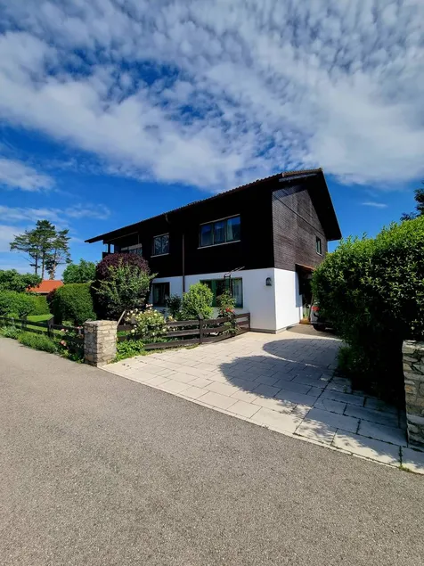 Apartment | Mountain view - Image 1