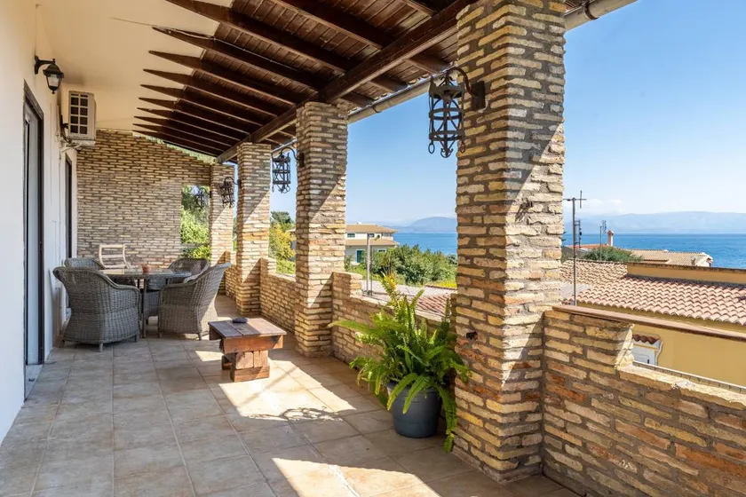 Apartment with garden | Mountain view - Image 1