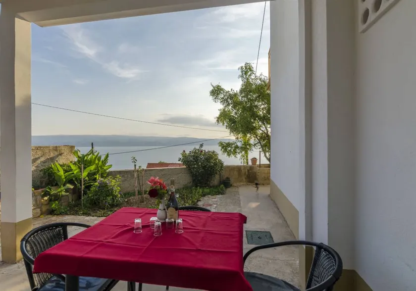 Pleasant holiday apartment with barbecue & garden | Sea view | Next to the beach - Image 1