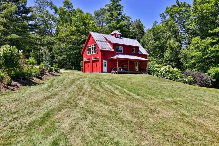 The Coolidge Barn - Game Room, Fire pit & Mountain Views - Sleeps 6 - Image 1