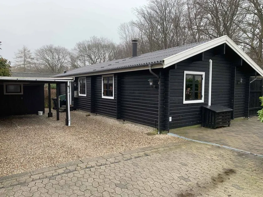 House with terrace, garden & BBQ - Image 1