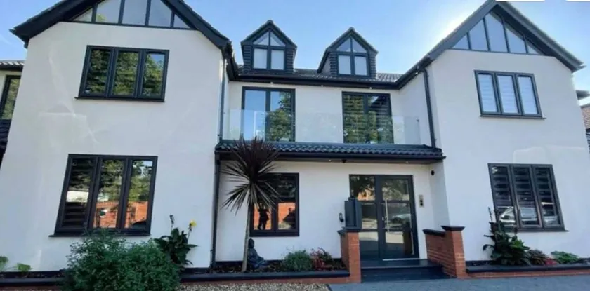 Flat with garden - Image 1