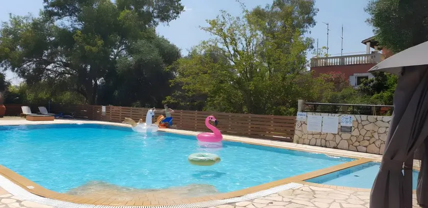 Nice lodge with garden & pool | Garden view | Pets allowed - Image 1