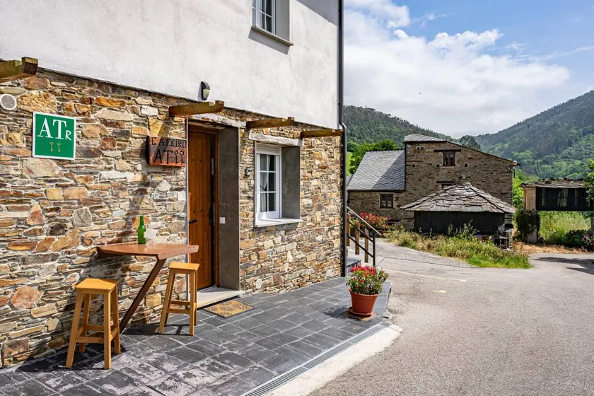 Flat with BBQ, terrace & garden | Mountain view - Image 1
