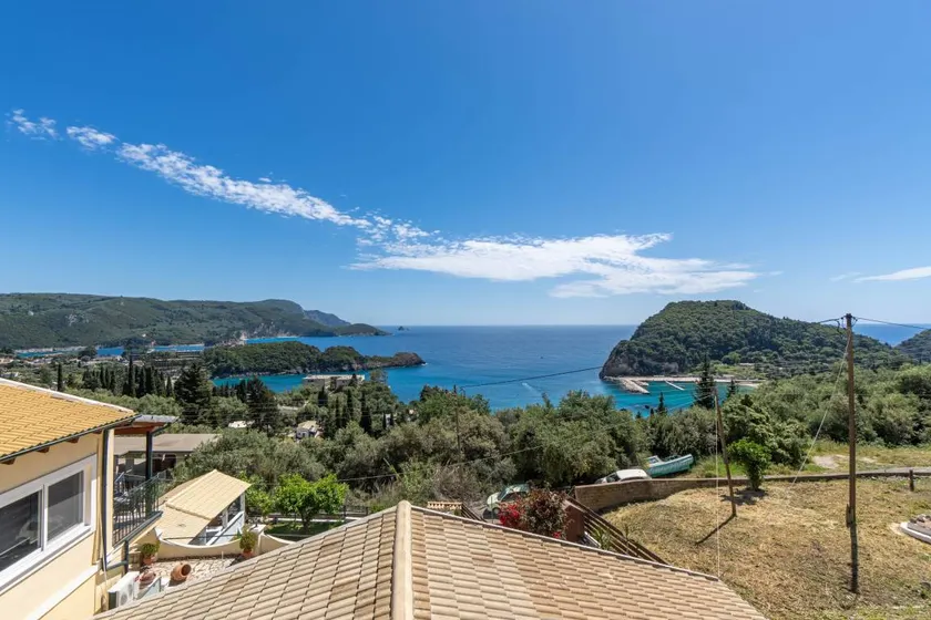 Holiday apartment with garden & terrace | Garden view - Image 1
