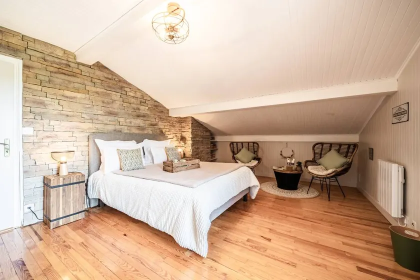 Bed & breakfast with terrace, garden & pool | Garden view - Image 1