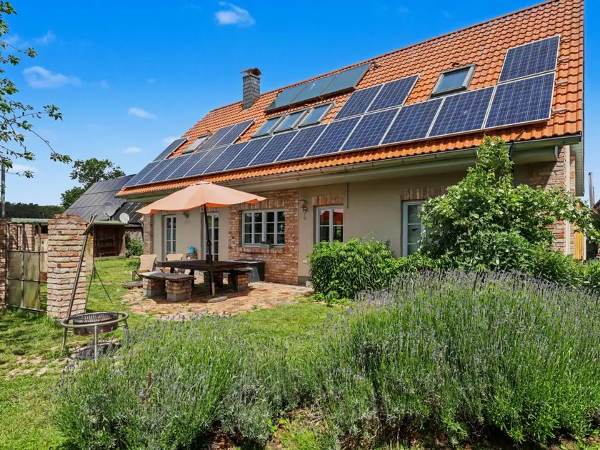 Children-friendly spacious house with terrace & garden | Dogs allowed - Image 1